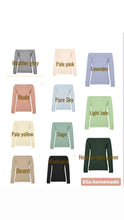 Afbeelding in Gallery-weergave laden, Geborduurde dames trui naar keuze in verschillende kleuren
